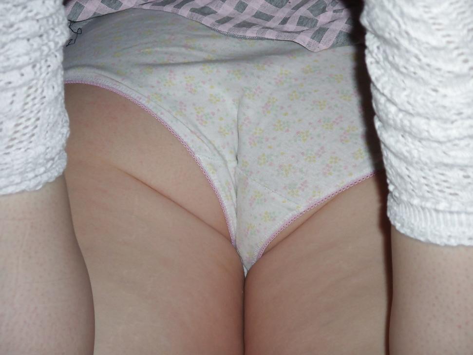 25P Wife upskirt and pantie pics