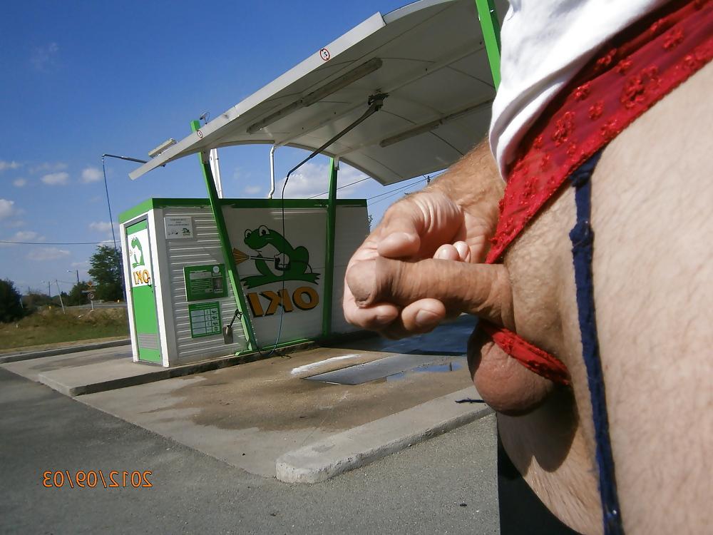 5P Exhib outdoors flash cock queue public 