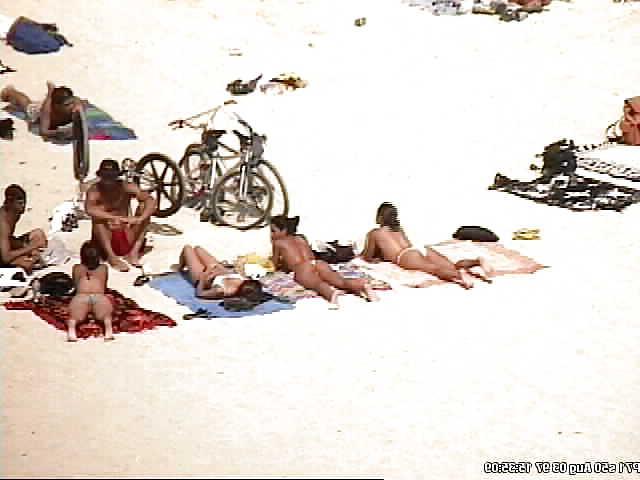 25P Sweet beach girls 3