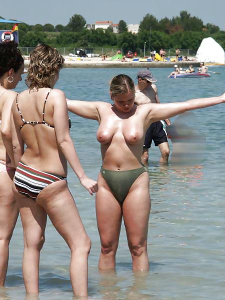 25P Sweet beach girls 3