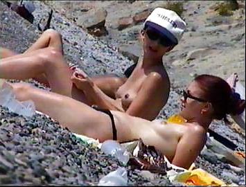 25P Sweet beach girls 3