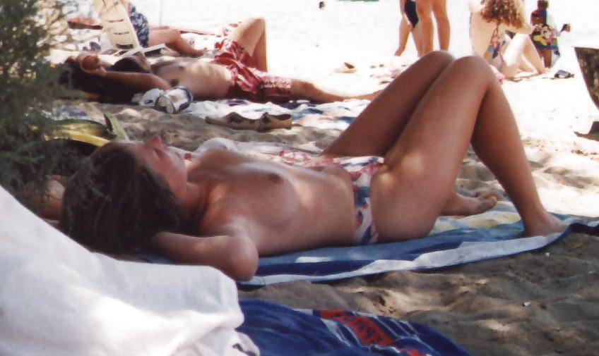 25P Sweet beach girls 3