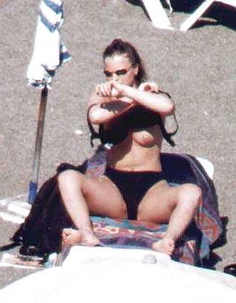 25P Sweet beach girls 3