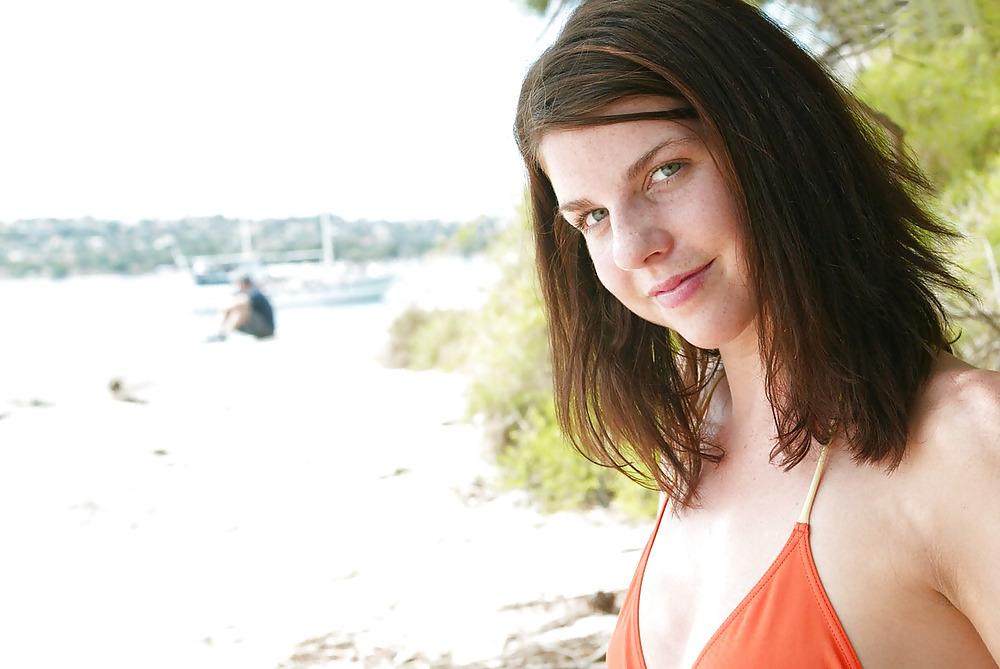 12P Brunette Bess showing off her body at the beach