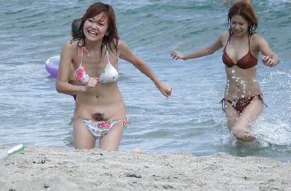 25P On the beach 6