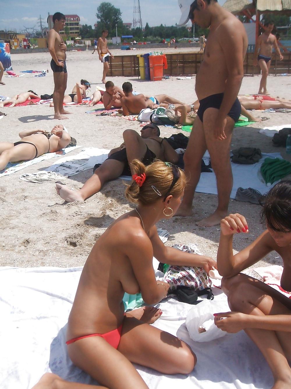 25P On the beach 6