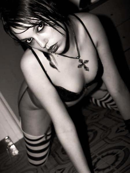 22P Piercings n flash