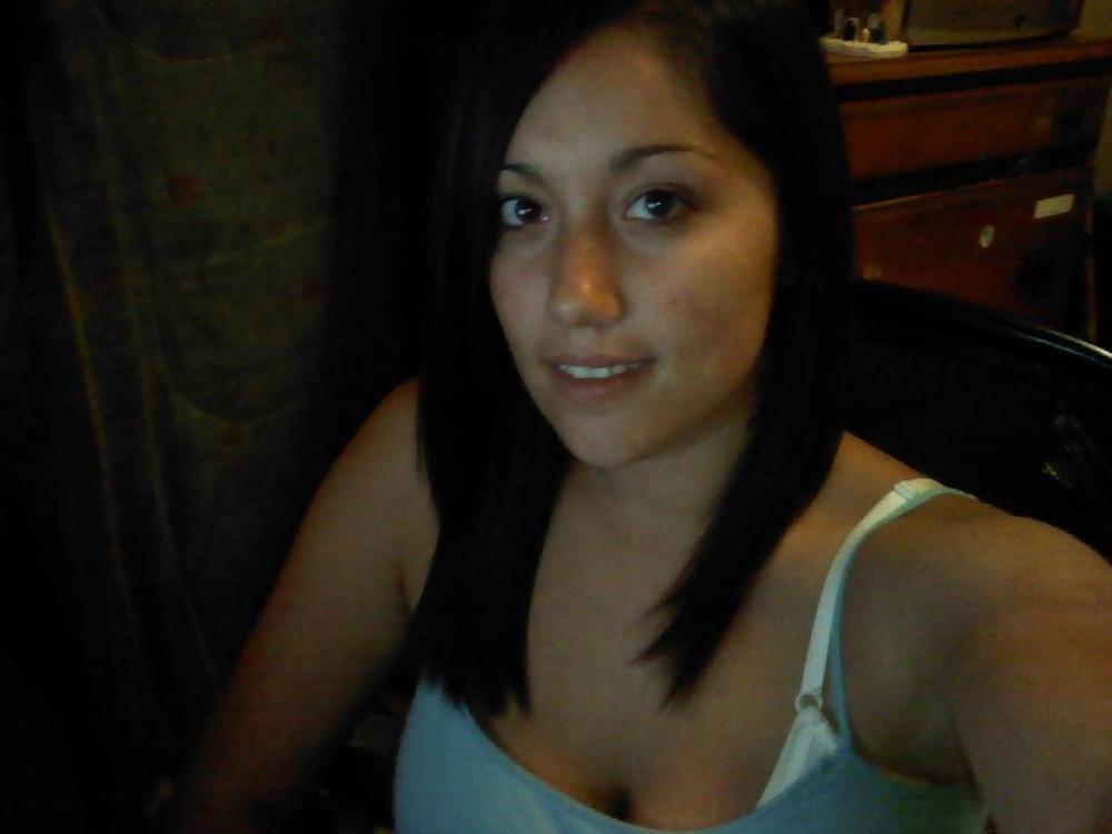 14P Sexy latino Babe