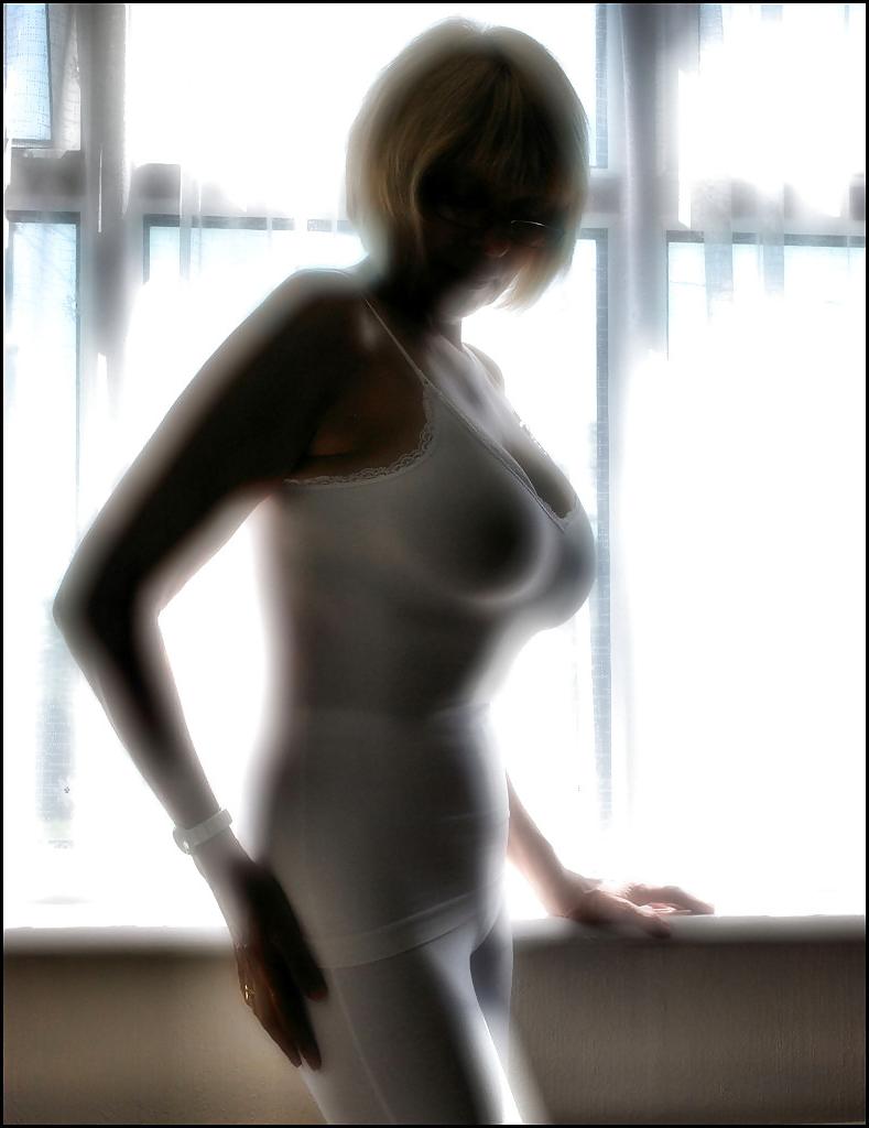 25P Beautiful Mature Woman 3
