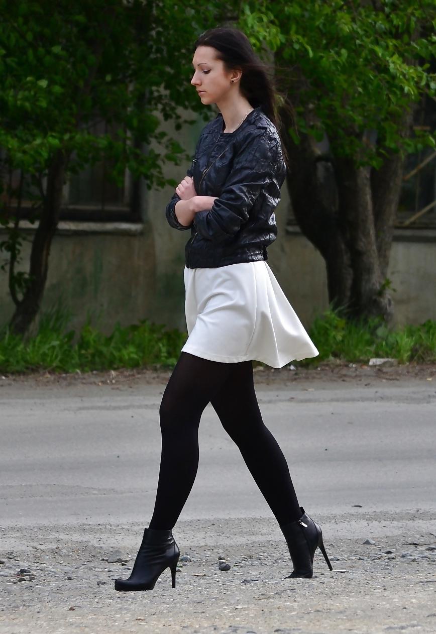 20P Sexy legs, heels and nylons from web -4-