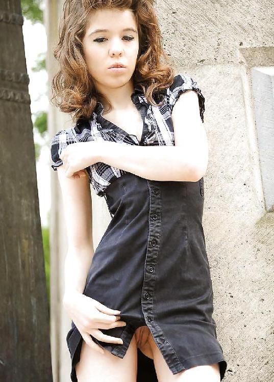 20P Teen brunette flashing in Paris near Eiffel tower