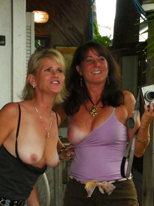 21P MILF Boob flash