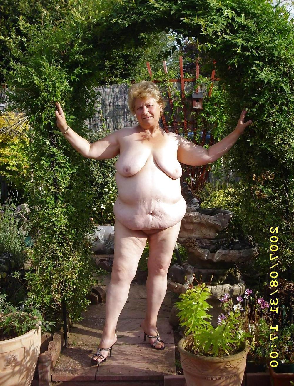 25P Les salopes s exhibent ( milf , mature )