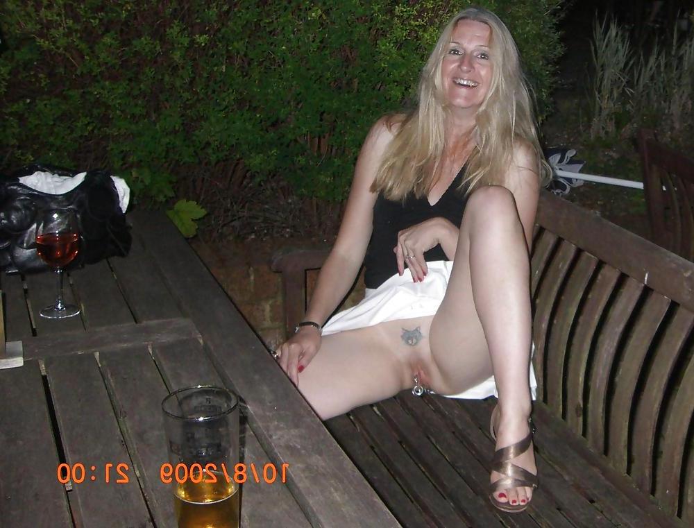 25P Les salopes s exhibent ( milf , mature )