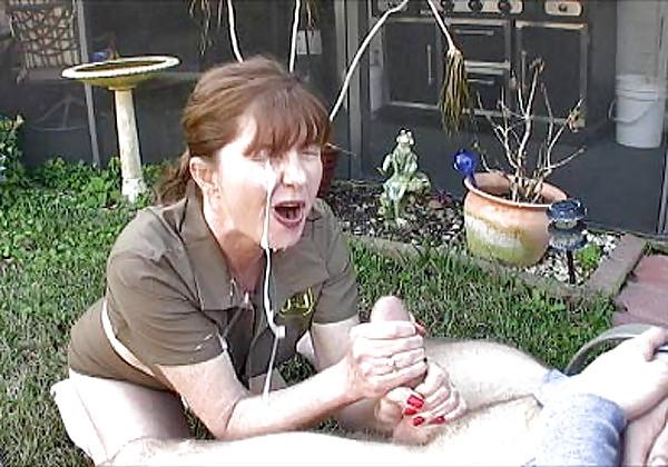 25P More mature moms, milfs and wives