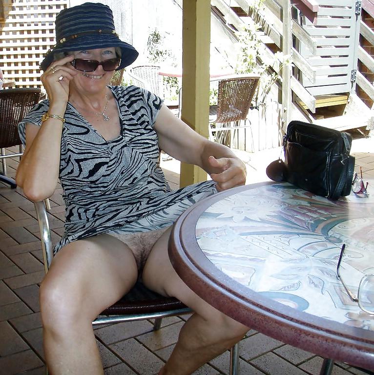 25P Mature Upskirt - 11
