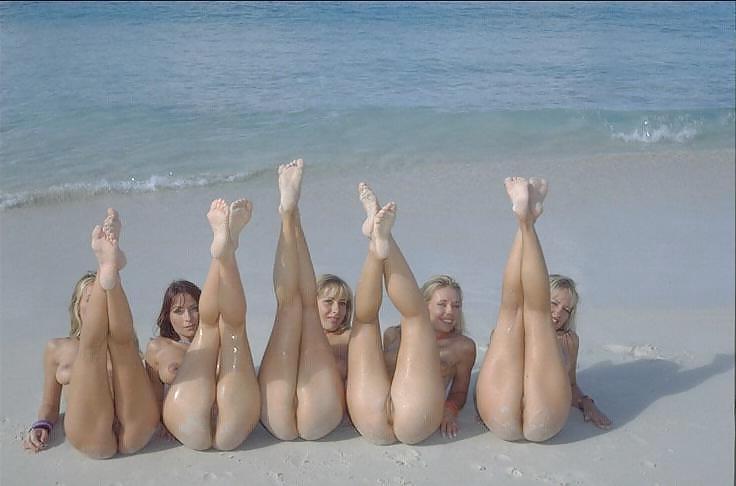 9P A Day At The Beach (Beach Bums)