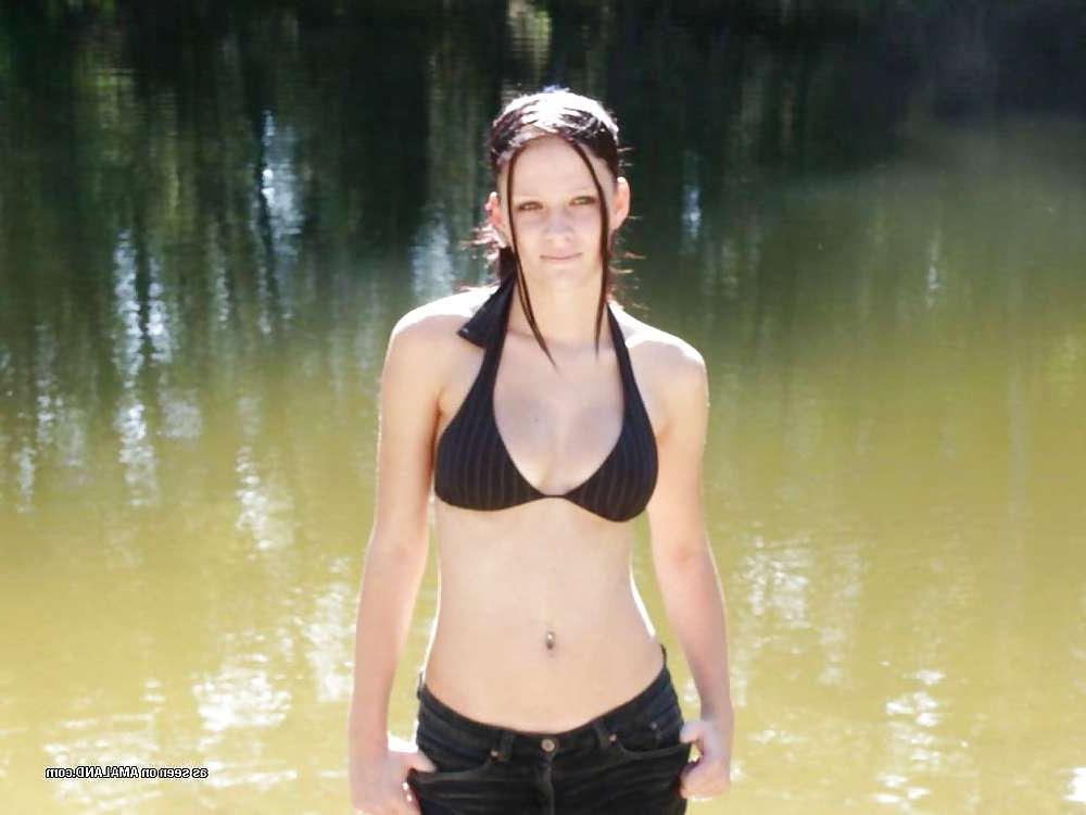 10P Teenager am Strand