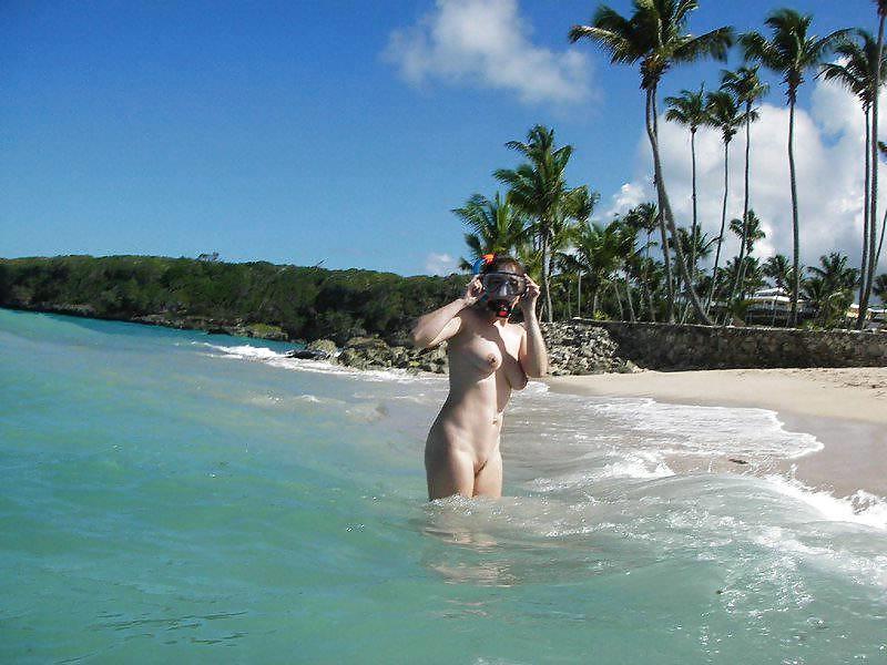 25P Cute Beach Teens