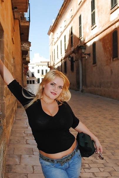 16P Busty Russian Woman 60