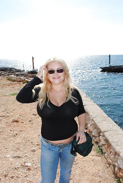 16P Busty Russian Woman 60