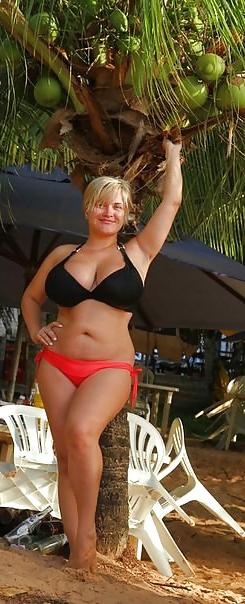16P Busty Russian Woman 60
