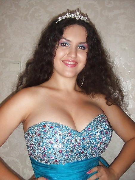 14P Busty Russian Woman 69