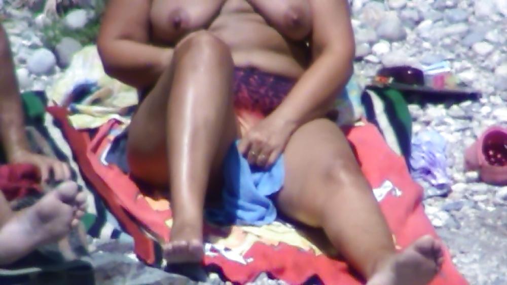 25P Nude beach,extreme ass