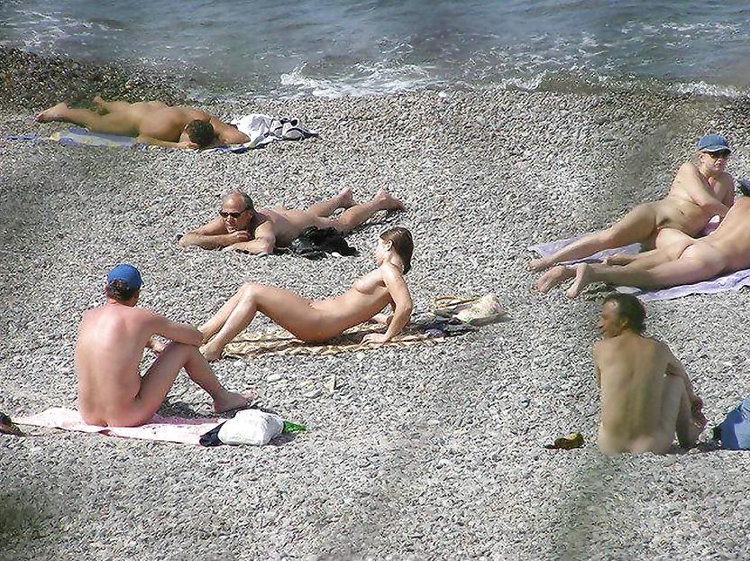 25P Horny Beach Day
