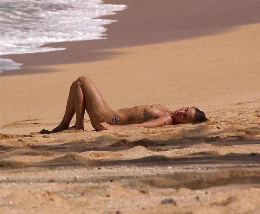 25P Horny Beach Day