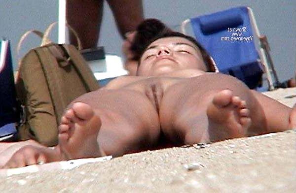 25P Beach Voyeur I
