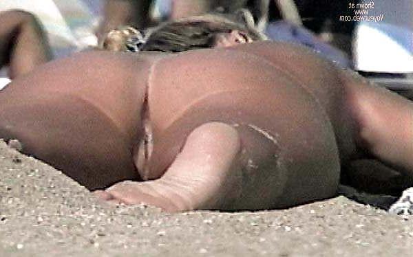 25P Beach Voyeur I