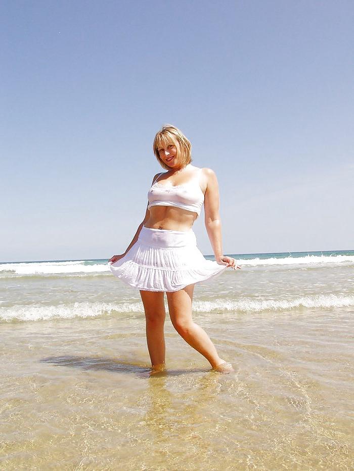 25P Beach Voyeur I