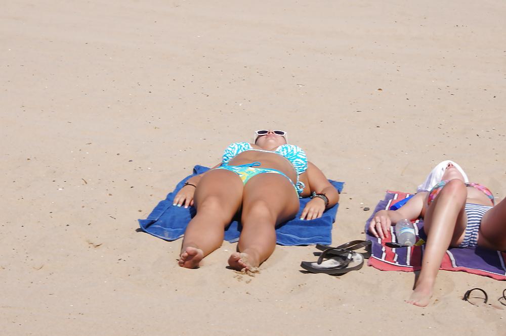25P Candid Sandy Beach Feet Soles 3