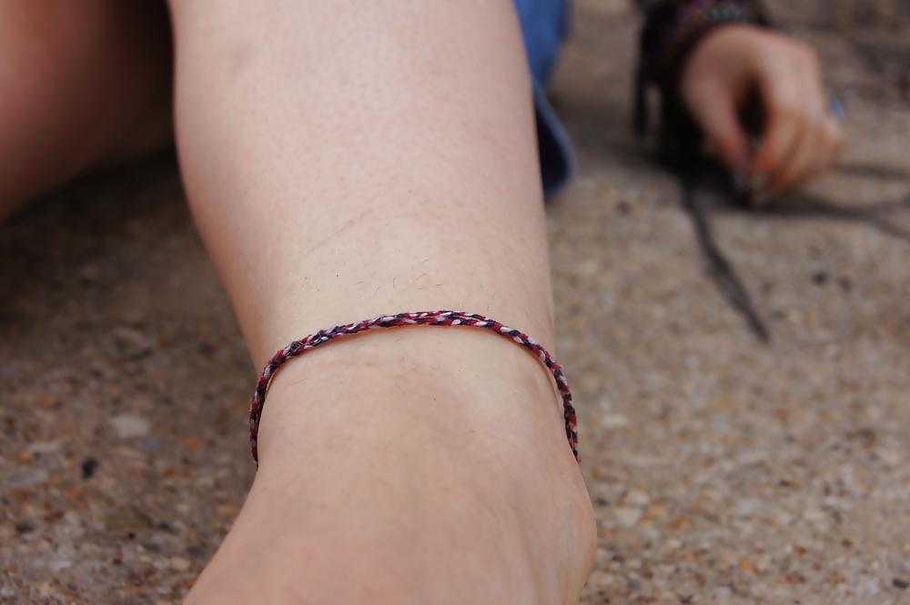 25P Candid Sandy Beach Feet Soles 3