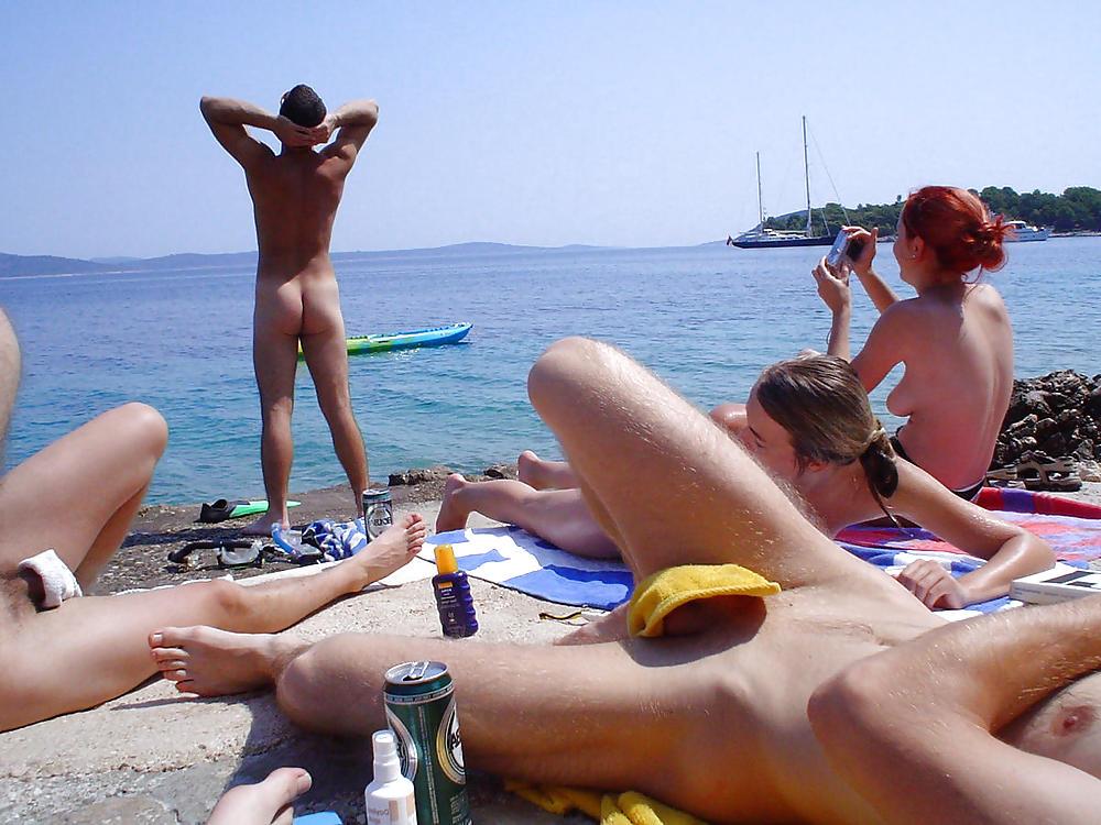 25P Nude Beach Redheads