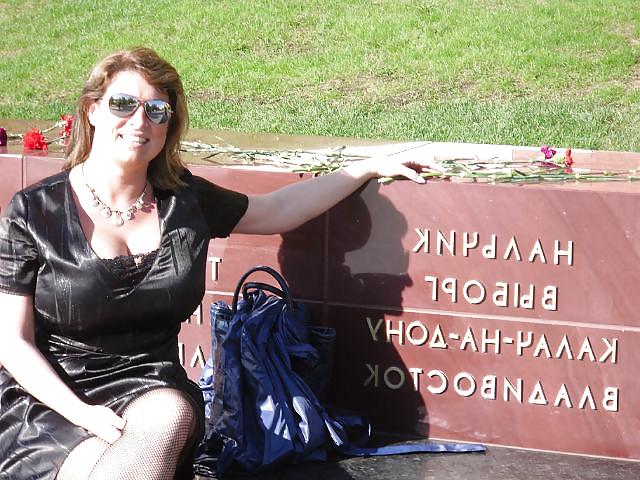 7P Busty Russian Woman 100
