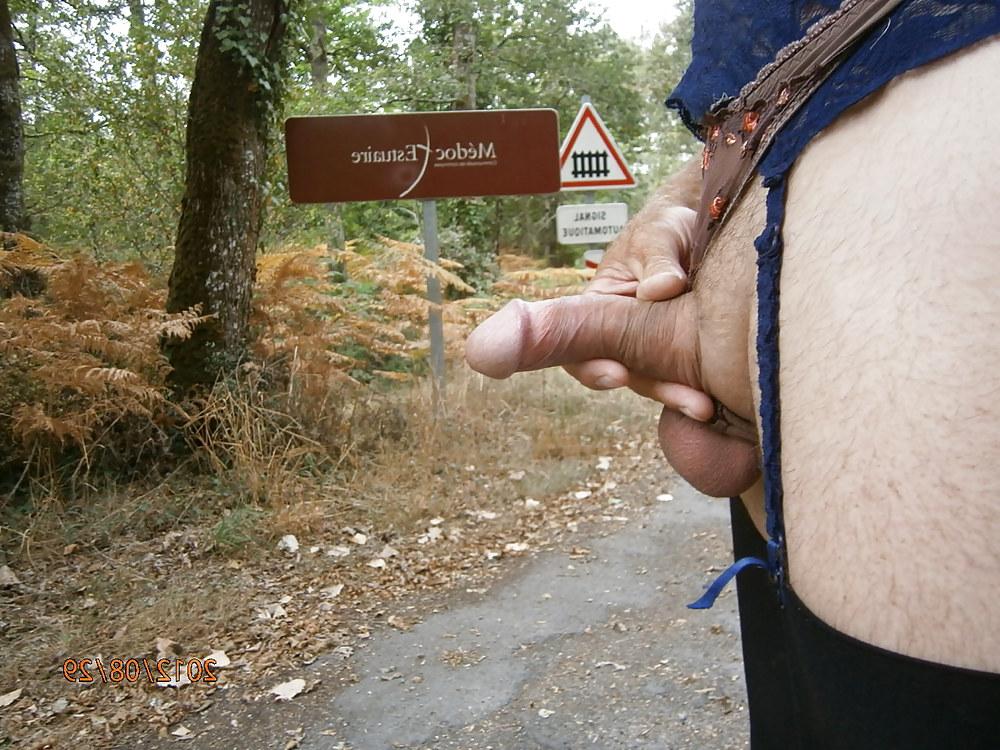 6P Public exhib outside crossdress queue flash cock shemale 