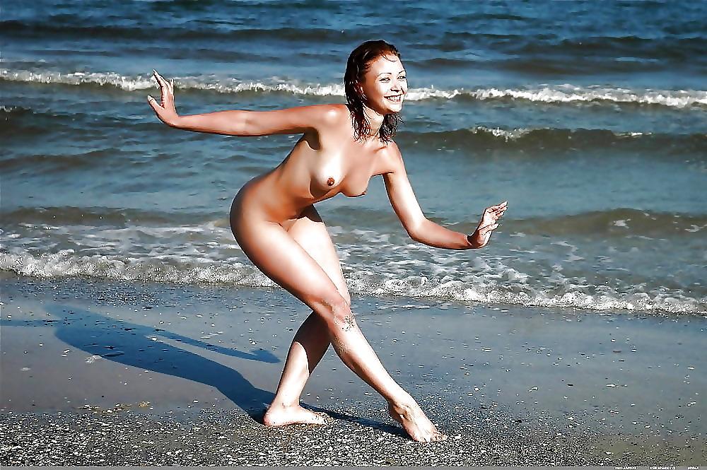 25P Favorite Beach Babes 3