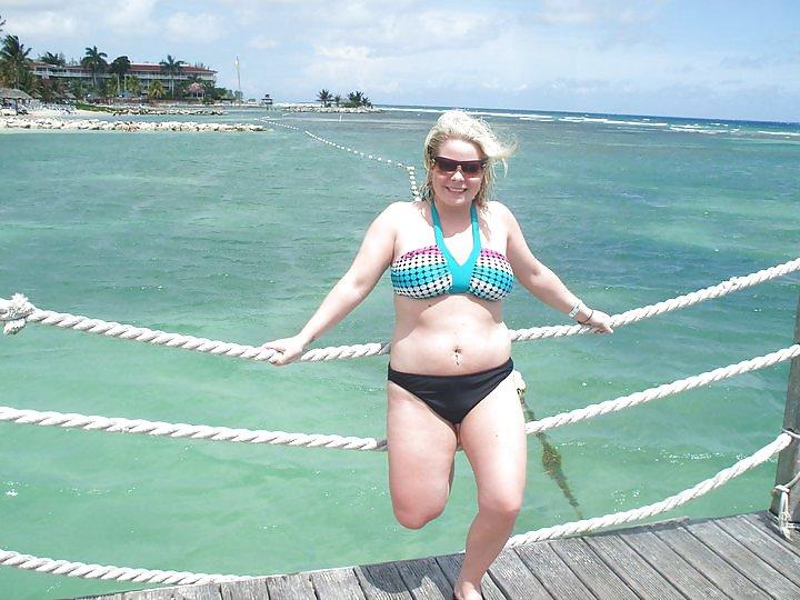 25P Non Nude sexy woman