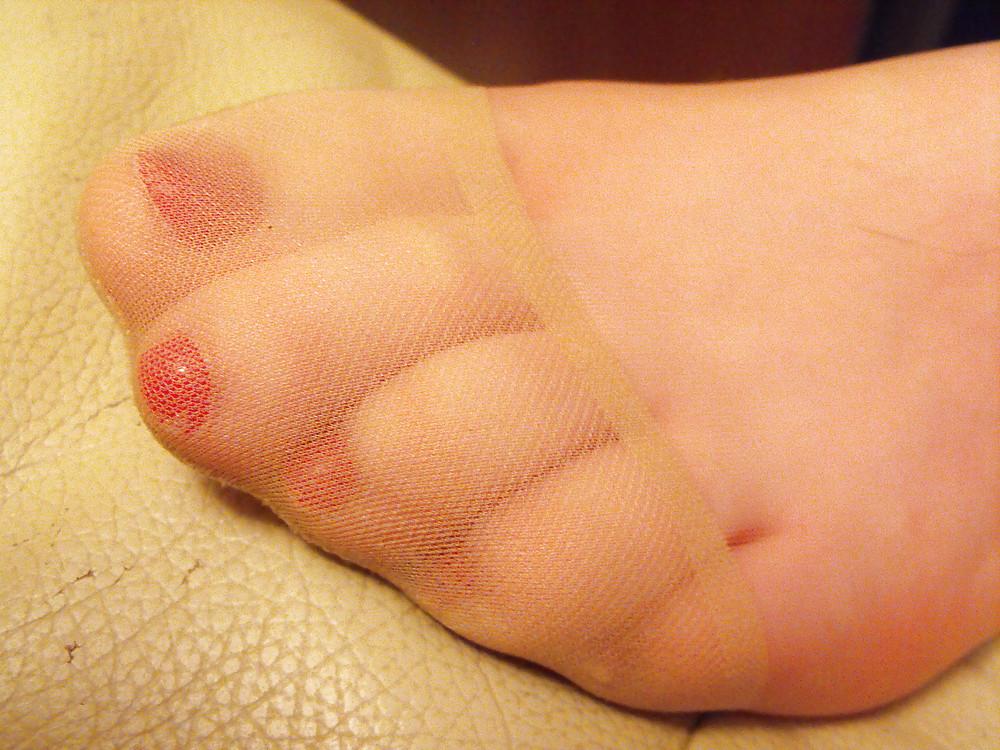 12P Em's reinforced nylon toes up close