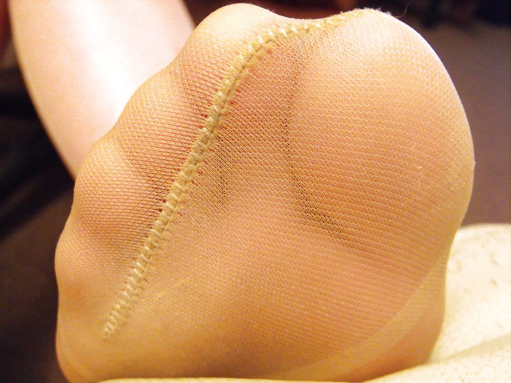 12P Em's reinforced nylon toes up close