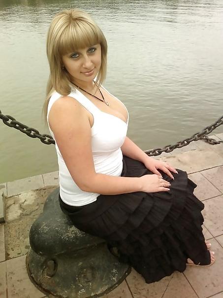 11P Busty Russian Woman 22