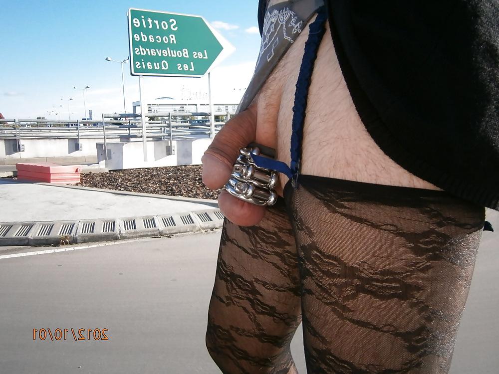 6P Public exhib outside crossdress shemale flash cock