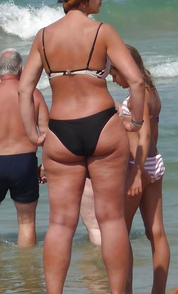 9P Super greasy white ASS beach 2