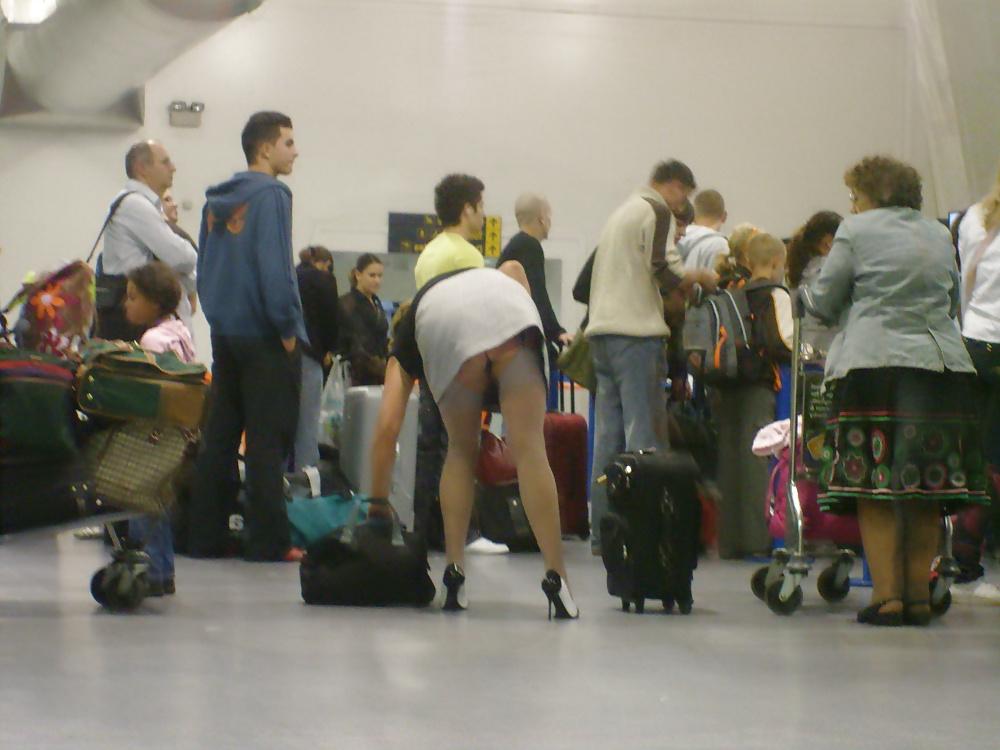 25P Shopping and flashing ( store voyeur )