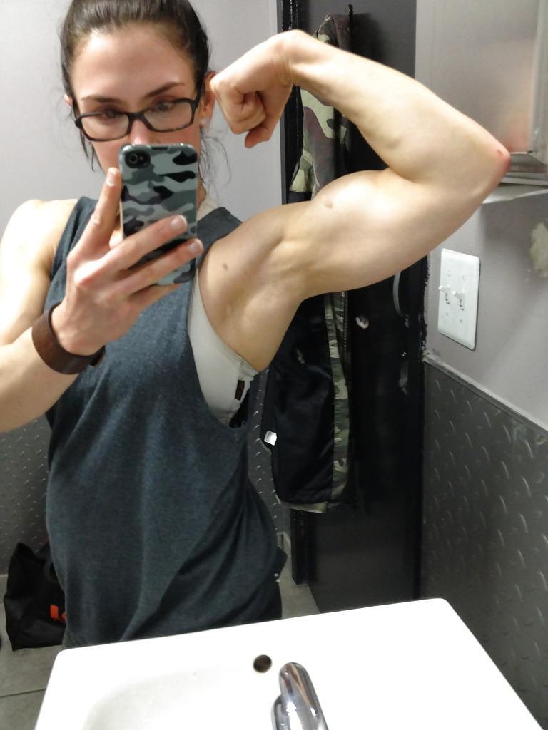 24P Sexy fitness&muscle girls