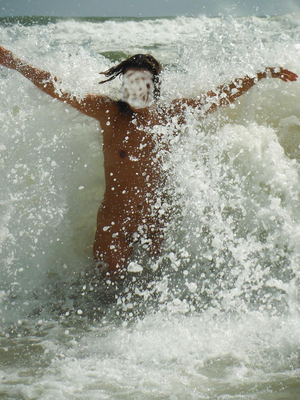 22P Nue ocean beach nude