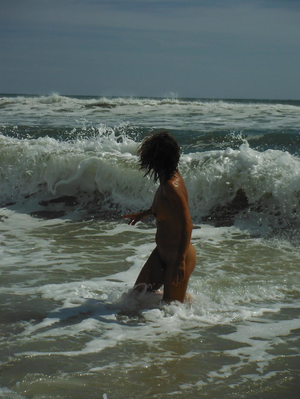 22P Nue ocean beach nude