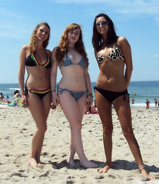 25P Cute Beach Girls - IX